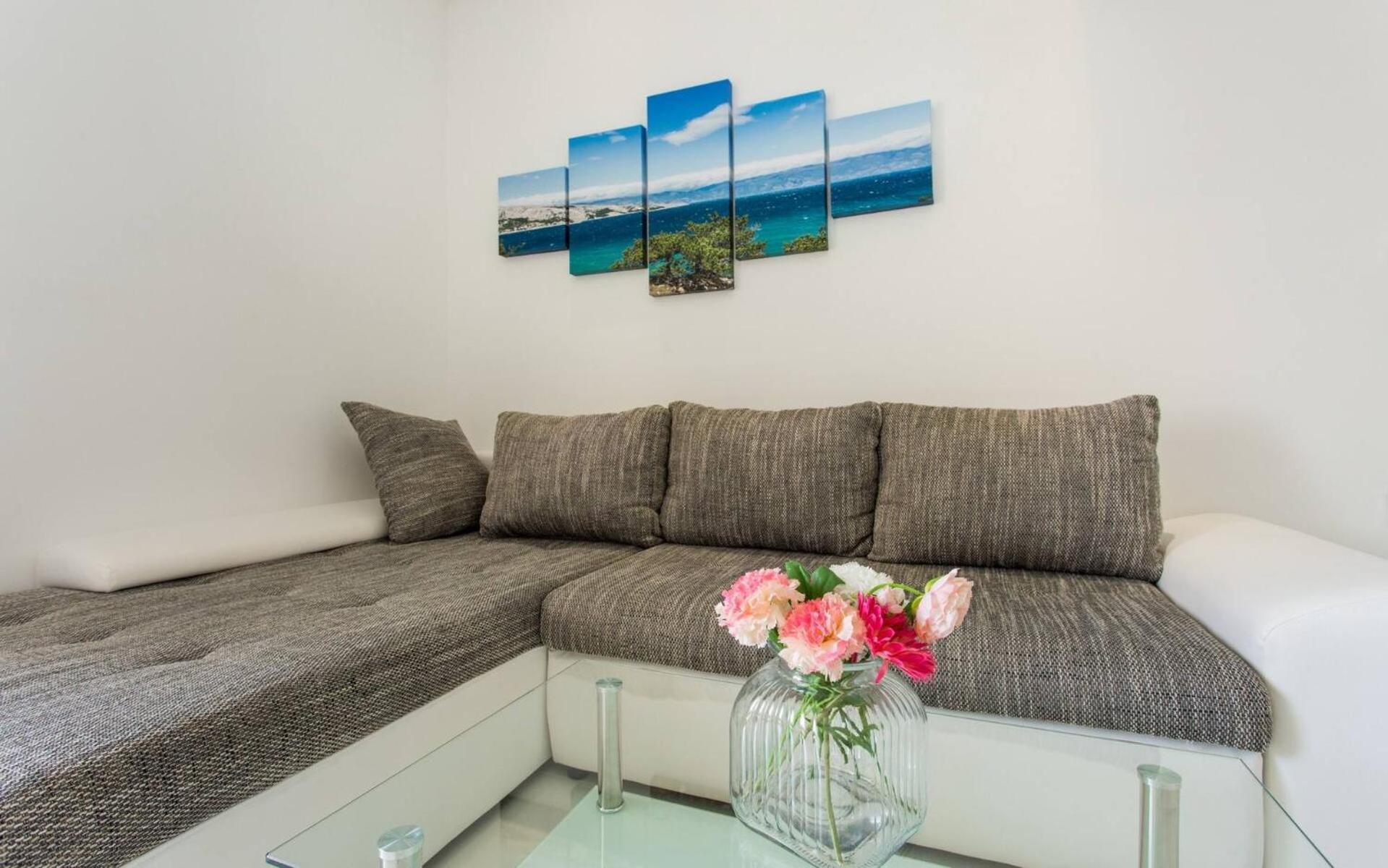 Apartments Bernardeta 1 Baska  Bagian luar foto