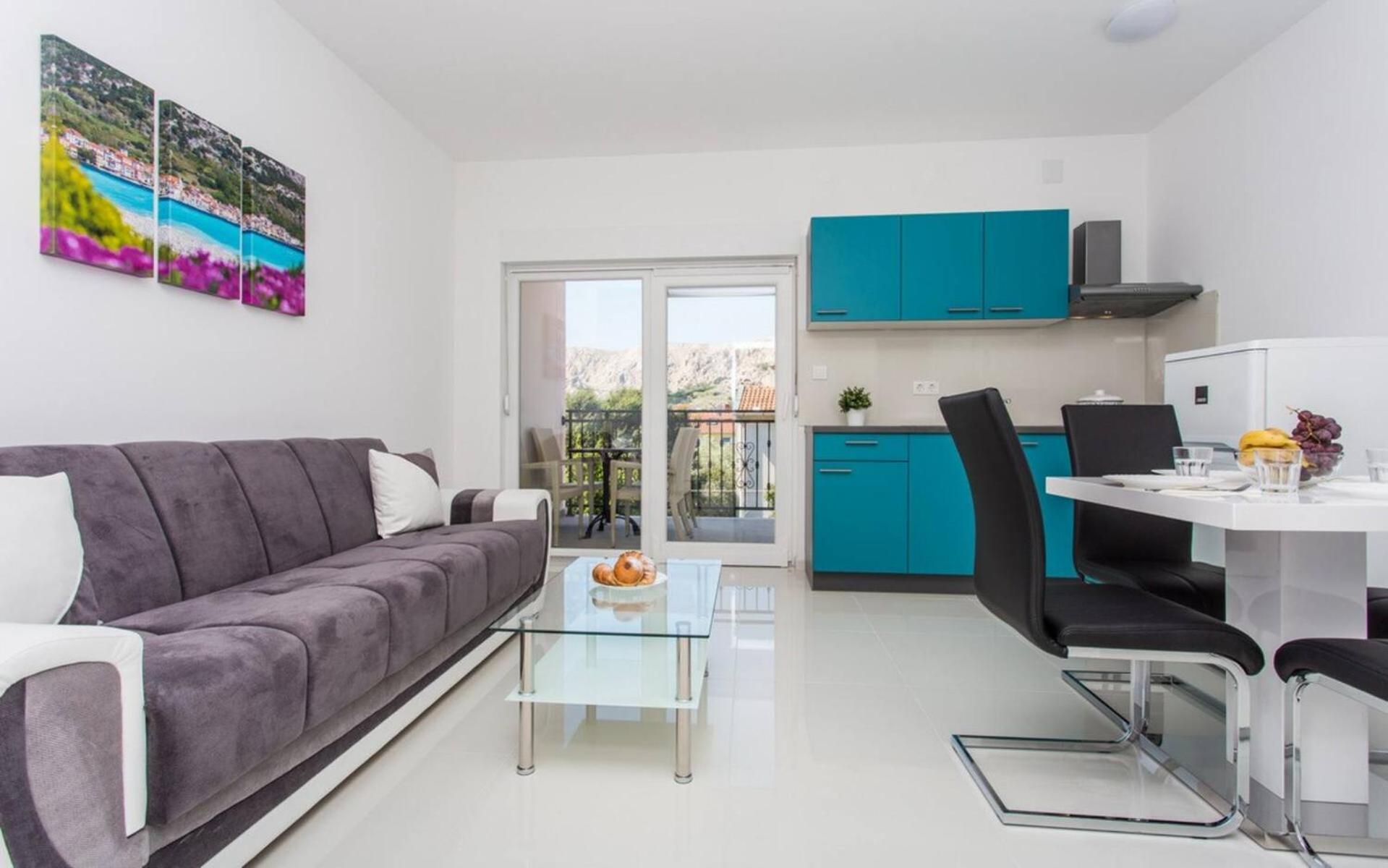 Apartments Bernardeta 1 Baska  Bagian luar foto