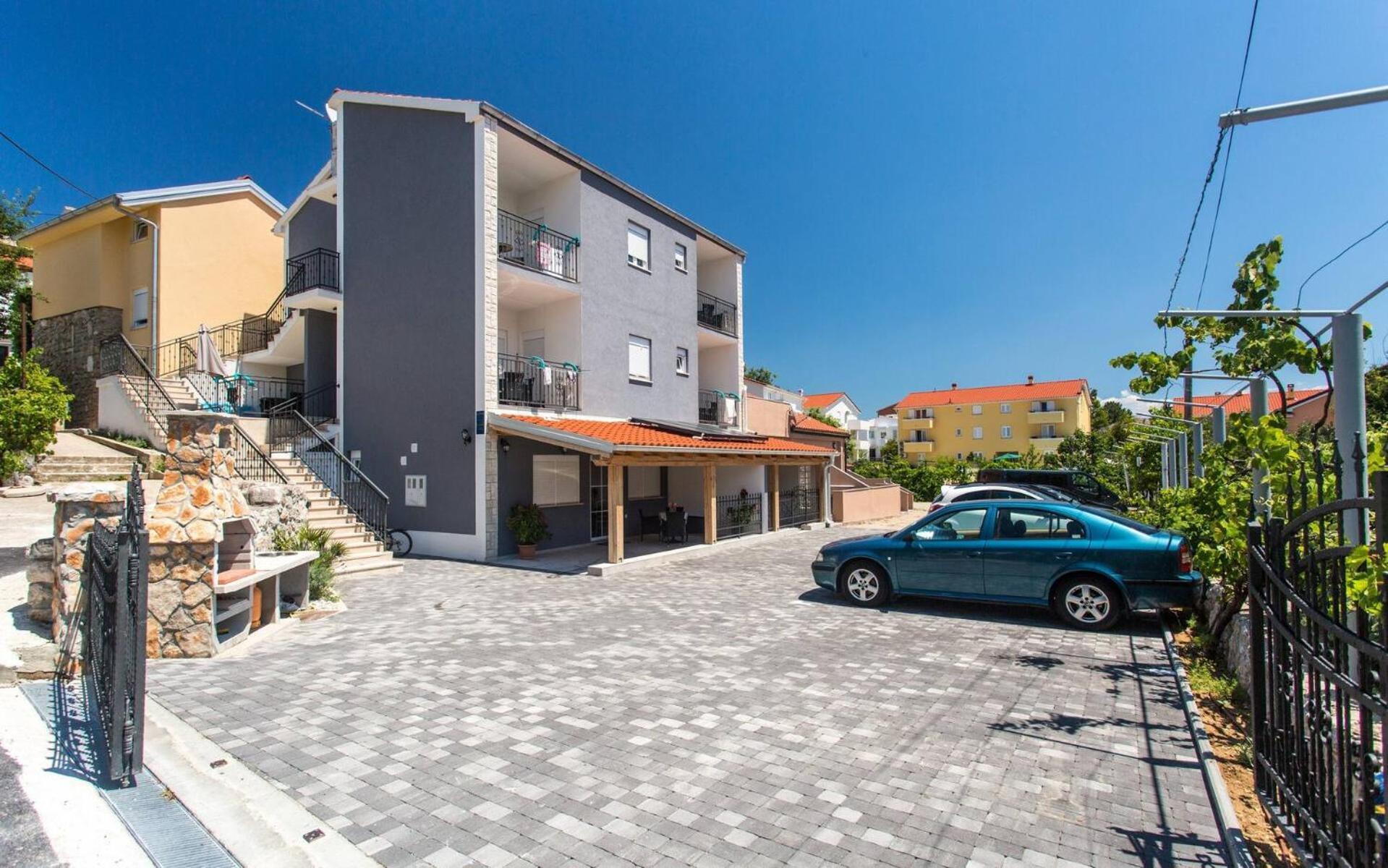 Apartments Bernardeta 1 Baska  Bagian luar foto